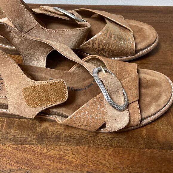 Sofft Brown Leather Cross-Strap Sandals - Picture 6 of 10